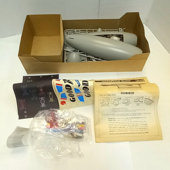 RESALE SHOP - Revell 1:169 GoodYear Blimp Plastic Snap-Together Model Kit - BOBR-H-999-NOB7140