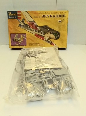 RESALE SHOP - 1:40 Revell Douglas AD-6 Skyraider H:269:198 - BOBR-H:269:198-NOB7103