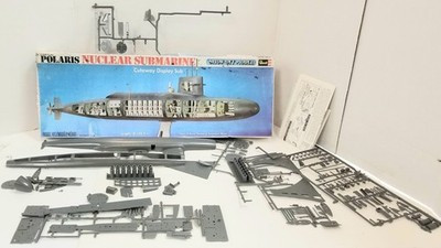 RESALE SHOP - Revell Polaris Nuclear Submarine Cutaway Display Sub 1/260 H437 - BOBR-H437-LN7128