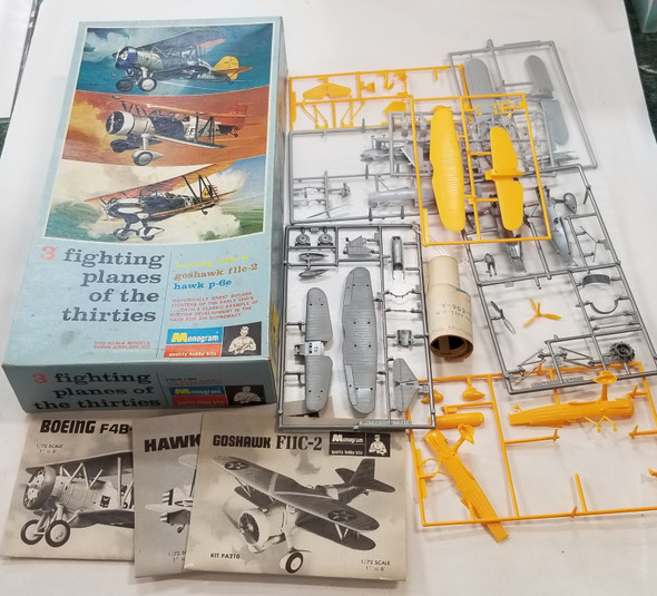 RESALE SHOP - Monogram 3 Fighting Planes of the 30's Boeing, Goshawk, Hawk 1/72 Pa216*200 - BOBR-PA216*200-NOB7080