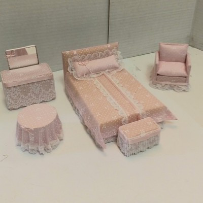 RESALE SHOP - Pitty Pat Miniatures 1:12 Pink Bedroom Set - DASI-002-NS7221
