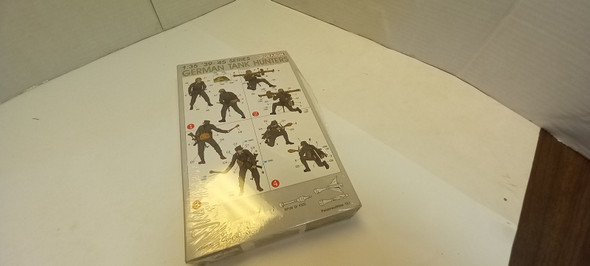 RESALE SHOP - DML 6034 German Tank Hunters 1:35 Scale Model Kit 1/35 Dragon '39-'45 Series New - JIMI-6034-NS7114