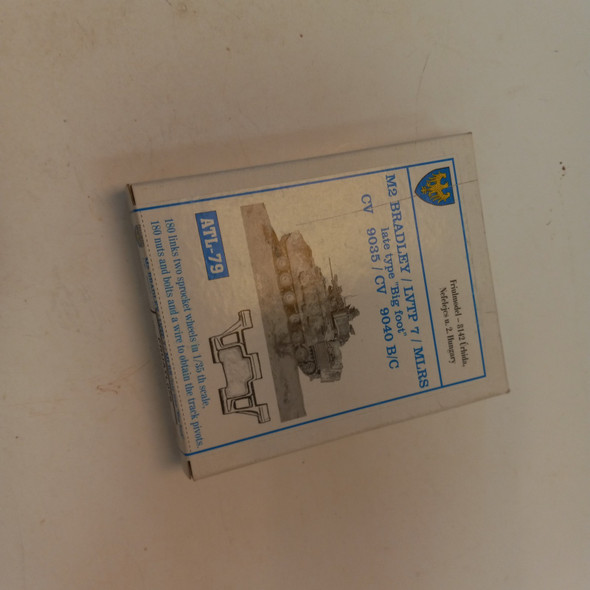 RESALE SHOP - Friulmodel 1/35 M2 Bradley/LVTP 7/MLRS Big Foot Metal Tracks 180 links ATL-79 - JIMI-ATL-79-NOB7253