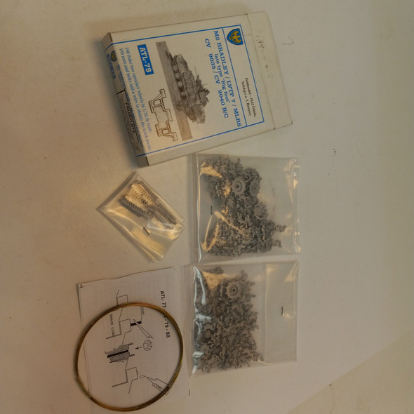 RESALE SHOP - Friulmodel 1/35 M2 Bradley/LVTP 7/MLRS Big Foot Metal Tracks 180 links ATL-79 - JIMI-ATL-79-NOB7253