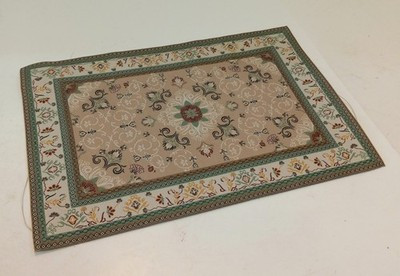 RESALE SHOP - Sam's World Gouldenlabel Large Rectangular 8" x 11.5" Green & Beige Bordered Rug - SAM-LR007-NS7263