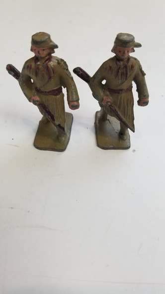 OakridgeStores.com | RESALE SHOP - 2 Lincoln Logs Soldiers Holding Rifles 2" - LRBR-2LSHR-U7613