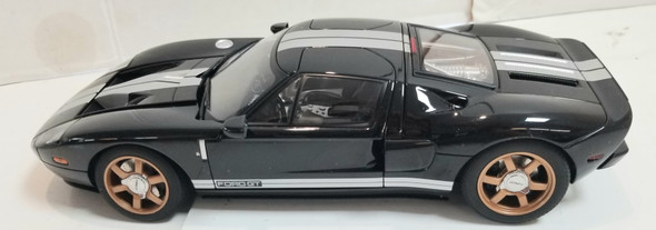 OakridgeStores.com | RESALE SHOP - Auto Art Millennium Ford GT 2004 #73026 1:18 - PAER-73026-NOB7709