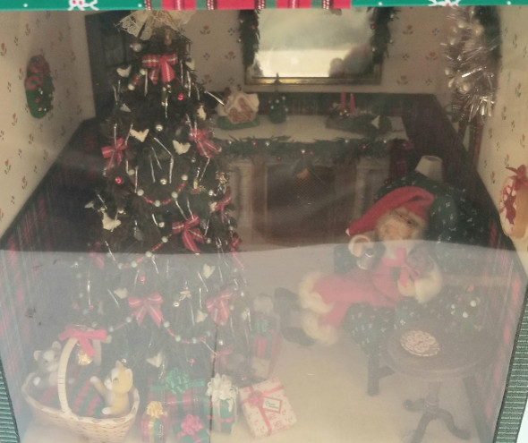 OakridgeStores.com | RESALE SHOP - VTG OOAK Christmas/ Santa Scene in Xmas present style display box -artisan made - BABE-PRESENTSCENE-LN7560