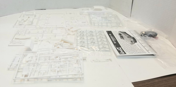 OakridgeStores.com | RESALE SHOP - Revell '68 Firebird 400 Ram Air 2n1 1/25 #85-2342 Revell Muscle - BREV-85-2342-NOB8404