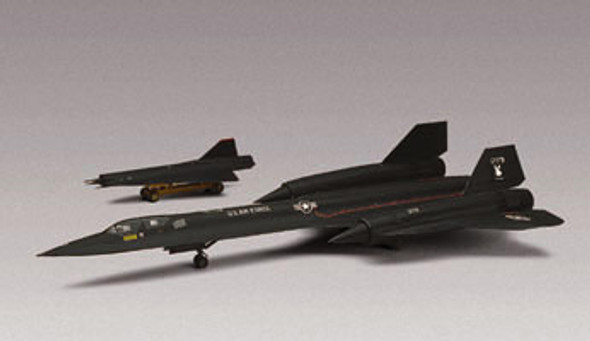 REVELL - SR-71A Blackbird 1/72 Scale Model Kit (5810) 076513058104