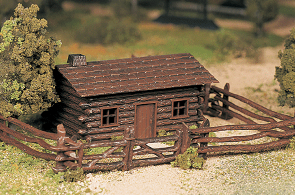BACHMANN - O Scale Log Cabin with Rustic Fence (45982) 022899459820