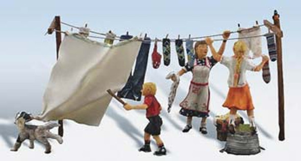 WOODLAND SCENICS - HO Scale Washday Getaway Miniature Figures Set (A1936) 724771019367