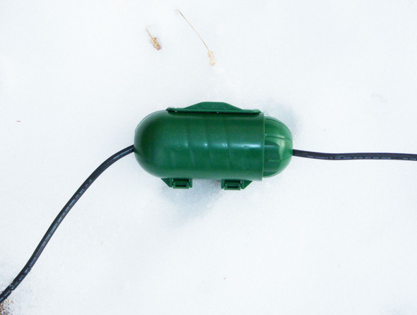 ALLIED PRECISION - ClickShield Weather-Proof Power Cord Lock - Green (ALLIEDPR28CSG) 022102281125