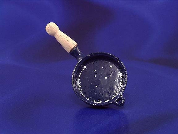 INTERNATIONAL MINIATURES - 1 Inch Scale Dollhouse Miniature - Spatter Frying Pan Blue (IM65071) 731851650716