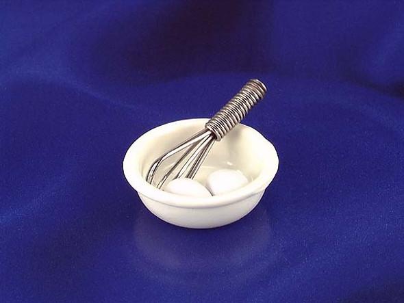 INTERNATIONAL MINIATURES - 1 Inch Scale Dollhouse Miniature - Mixer With Bowl (IM65270) 731851652703