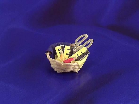 INTERNATIONAL MINIATURES - 1 Inch Scale Dollhouse Miniature - Basket With Thread And Scissors (IM65535) 731851655353