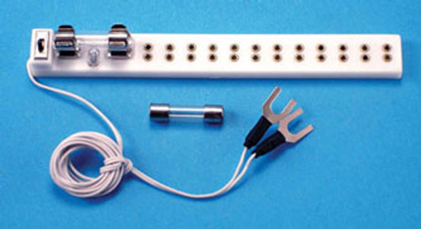 MINIATURE HOUSE - 1 Inch Scale Dollhouse Miniature - Petite: 12 Outlet Power Strip With Fuse And Swtch (MH44008) 783970440082