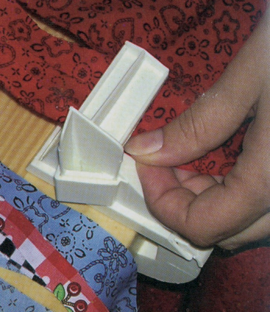 EDMUNDS - Strip-It Fabric Stripper - (10002) 844130000031