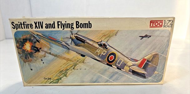 RESALE SHOP - FROG 1/72 Spitfire XIV And Flying Bomb Model Kit [U56]