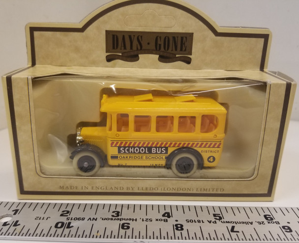 RESALE SHOP - DAYS GONE Die Cast 1935 Dennis Single D. Coach USA School Bus
