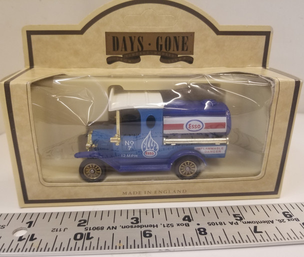 RESALE SHOP - DAYS GONE Die Cast 1920 Model T Ford Tanker Esso Petrol Tanker