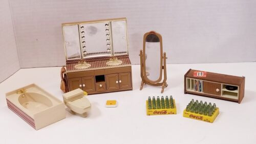 RESALE SHOP - Vintage 1 Inch Scale Plastic Dollhouse Bath/Misc Furniture Set