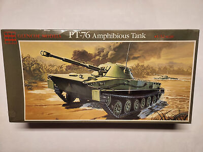 RESALE SHOP - Glencoe Models 1/32 Scale PT-76 Amphibious Tank Model Kit (c.1988) - 06401