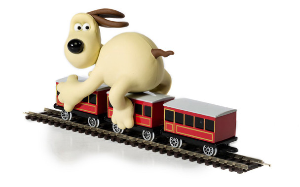 OakridgeStores.com | CORGI - Wallace & Gromit - The Wrong Trousers - Gromit & Coaches DieCast Train Car & Figure Model - CC80603 5063129006471