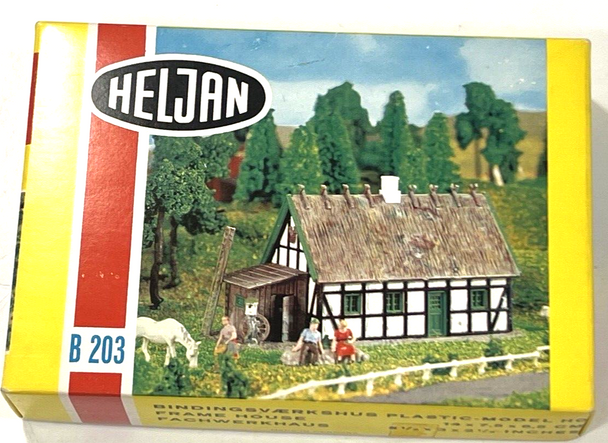 RESALE SHOP - Heljan HO Scale Frame House #B203 - NIOB