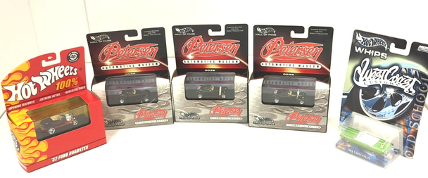 RESALE SHOP - Hot Wheels 1:64 3 Petersen Museum Exclusive 100 West Coast Customs - new