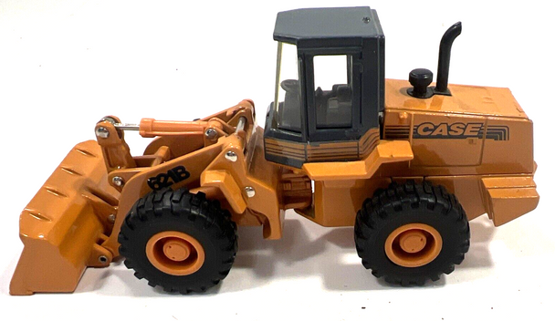RESALE SHOP - CNSG-STORE-621B ERTL 1:43 Case Die Cast Tractor