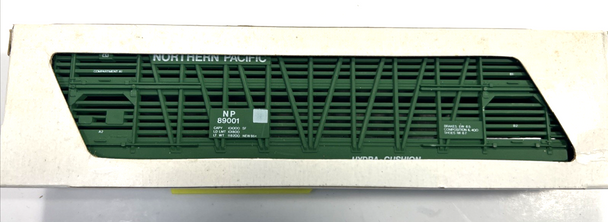RESALE SHOP - HO Northern Pacific Green Stock Car #89001 - NEW