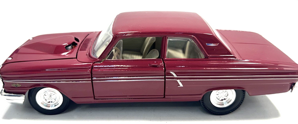 RESALE SHOP - Maisto1:24  1964 Ford Fairlane Thunderbolt  Special Edition #31957 - preowned