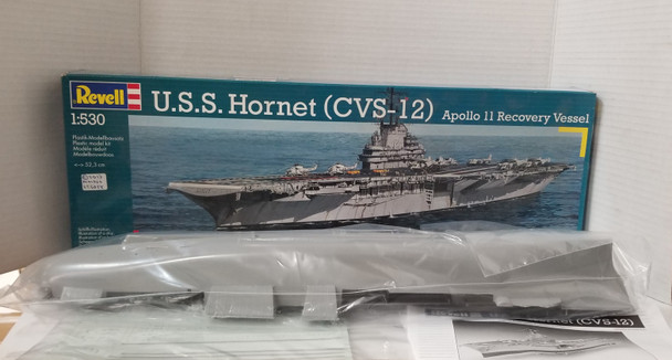 RESALE SHOP - Revell USS Hornet (CS-12) Apollo 11 Recovery Vessel 1:530