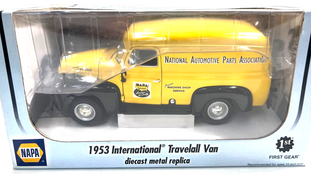 RESALE SHOP - Napa /First Gear 1:21953 International Travelall Van #490046 2nd in series -NIB