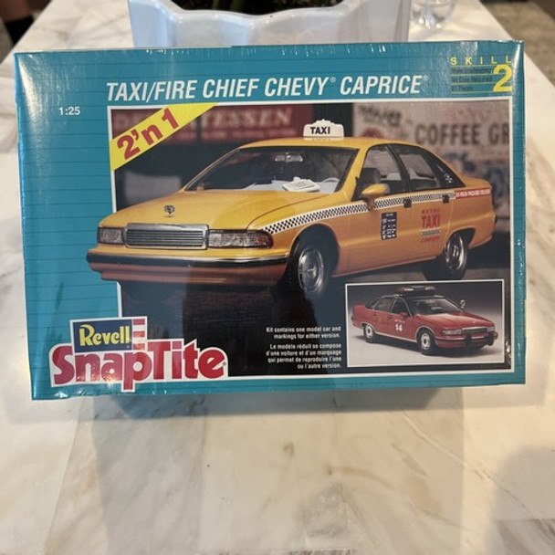 RESALE SHOP - Revell Snaptite - Taxi/Fire Chief Chevy Caprice - 1:25 Model Kit
