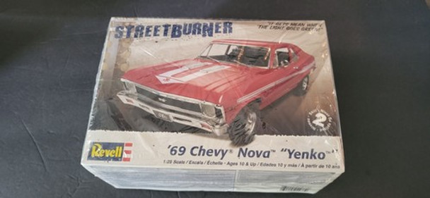 RESALE SHOP - REVELL Model '69 CHEVY NOVA YENKO Kit #85-4423 street burner 1969 YENKO