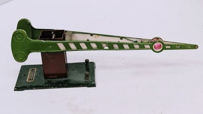 RESALE SHOP - Prewar Lionel Crossing Gate #077 - Preowned