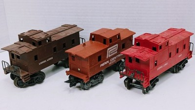 RESALE SHOP - Lot of 3 Lionel/Marx Cabooses - Preowned
