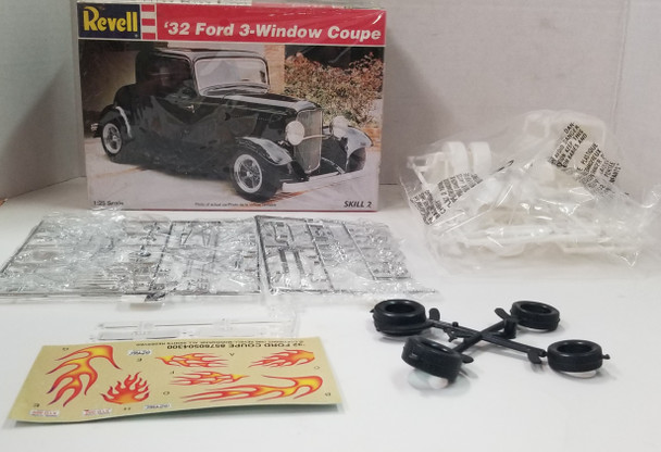 RESALE SHOP - Revell '32 Ford 3-Window Coupe # 85-7605 1/25 Skill 2