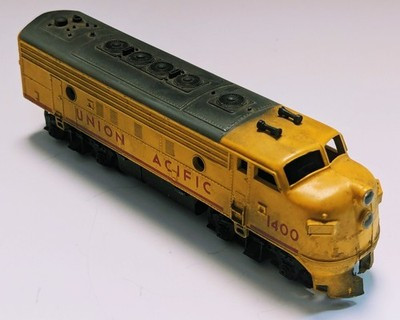 RESALE SHOP - HO Scale Union Pacific EMD F7 #1400 - Preowned