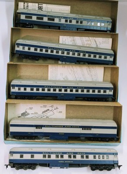RESALE SHOP - Lot of 5 Athearn HO Scale Baltimore & Ohio Passenger Coaches - Preowned