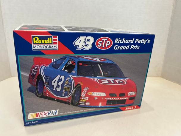 RESALE SHOP - Revell/Monogram #43 STP Richard Petty Grand Prix 1:24 Model Kit 1/24 1997