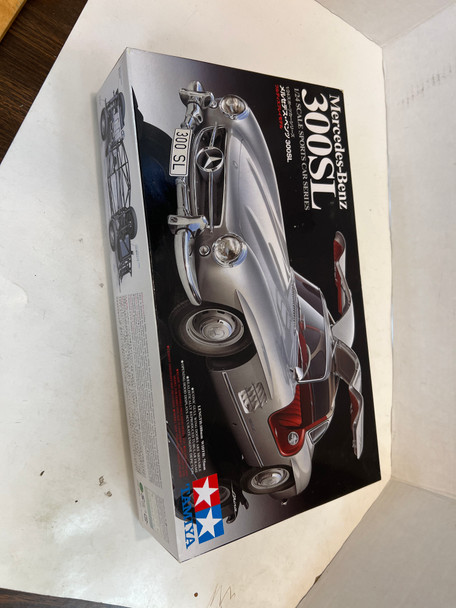RESALE SHOP - Tamiya 1/24 Mercedes-Benz 300SL Plastic Model Kit 24338