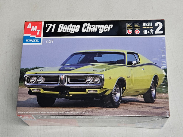 RESALE SHOP - AMT/Ertl 1971 Dodge Charger Green 1:25 Plastic Model Kit - Vintage c2000