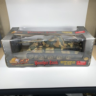 RESALE SHOP - Ultimate Soldier/21st Century Toys German Panther Tank WWII w/Fig 1:18 Model c2k