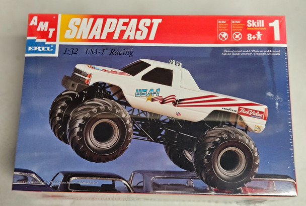 RESALE SHOP - AMT Ertl Chevy K1500 USA-1 Racing Monster Truck 1/32 Snapfast Model Kit c1998