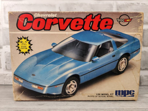 RESALE SHOP - MPC 1988 Chevrolet Corvette Coupe 2'in1 - 1/25 Scale Plastic Model Kit c1987
