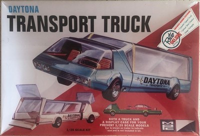 RESALE SHOP - MPC Retro Deluxe Daytona Transport Truck 1/25 Scale Plastic Model Kit