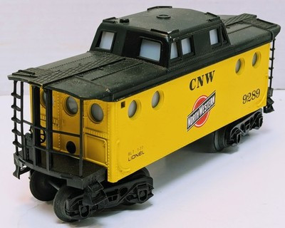 RESALE SHOP - Lionel Chicago NorthWestern Caboose #9289 - Preowned